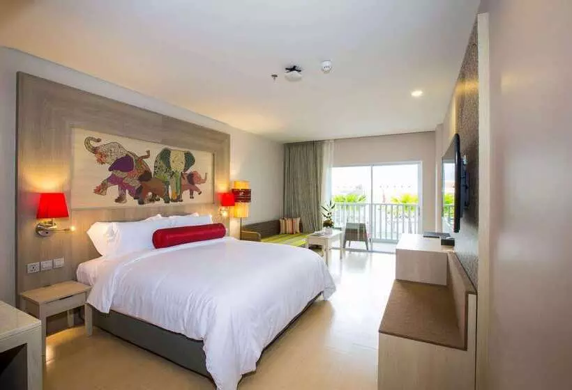 호텔 Ramada By Wyndham Phuket Deevana
