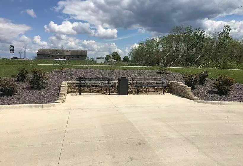 Отель Sleep Inn & Suites Hannibal