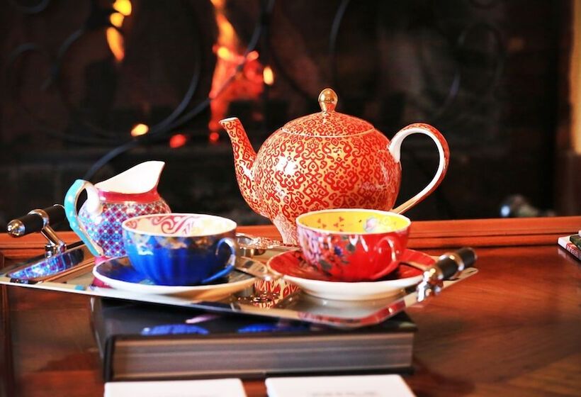 Отель The Dudley Boutique