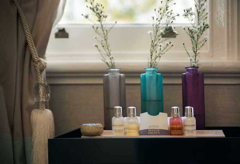 Отель The Dudley Boutique