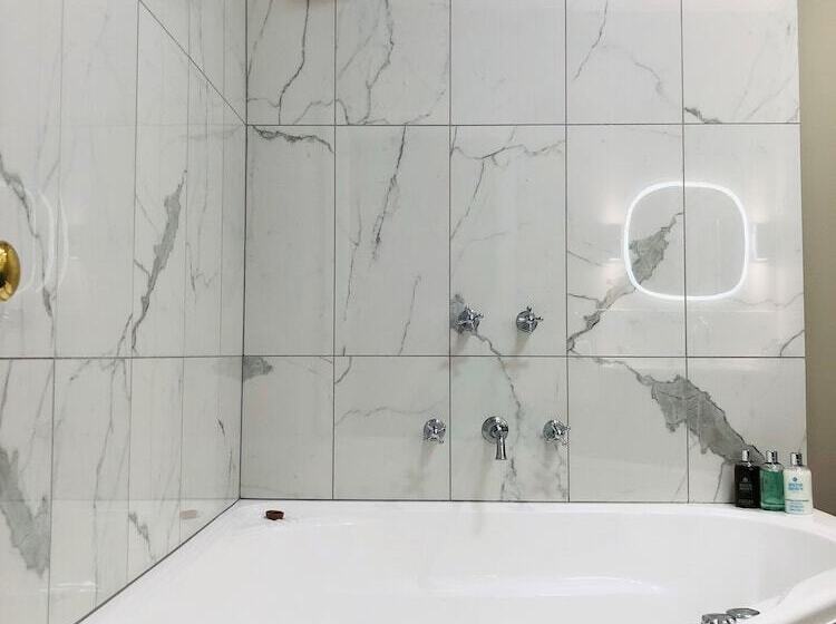 Отель The Dudley Boutique