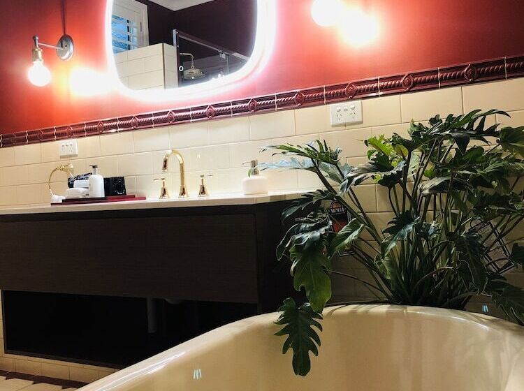 Отель The Dudley Boutique