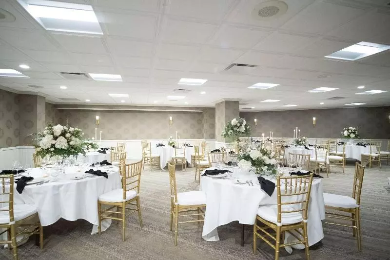 Отель The Geneva Inn