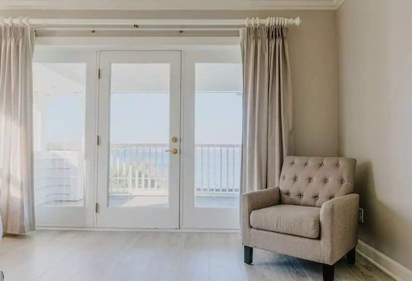 Отель The Geneva Inn