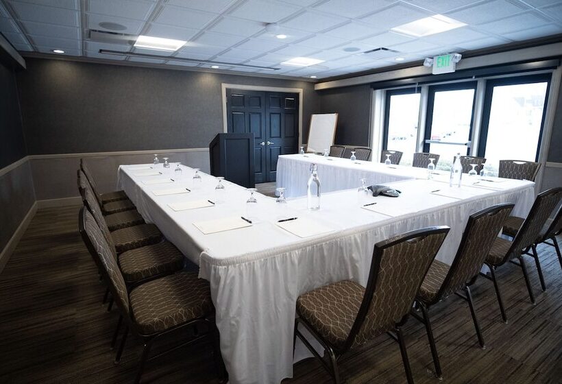 فندق The Geneva Inn