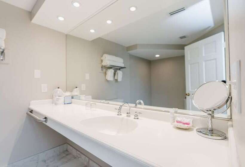 فندق The Geneva Inn