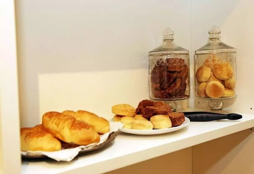 Majatalo Amica Roma Guest House