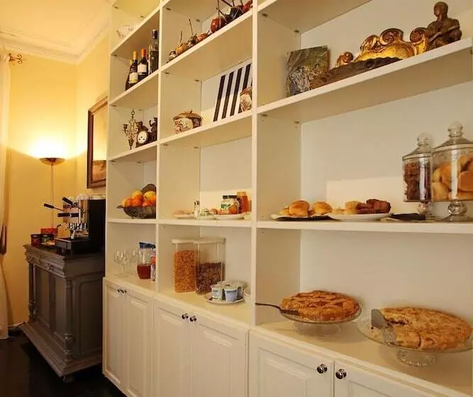 Majatalo Amica Roma Guest House