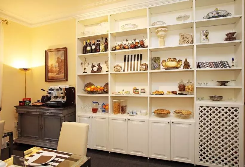 Majatalo Amica Roma Guest House