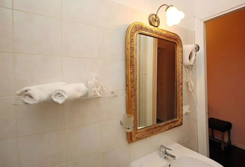 Majatalo Amica Roma Guest House