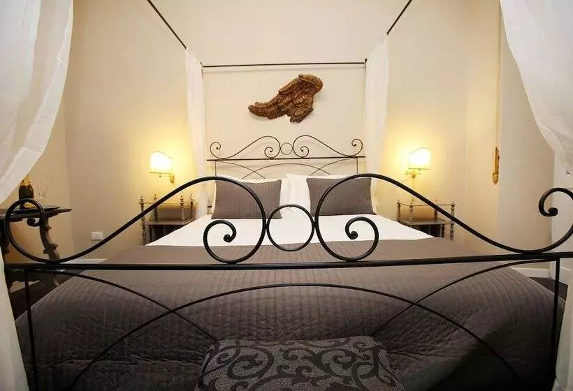 Majatalo Amica Roma Guest House