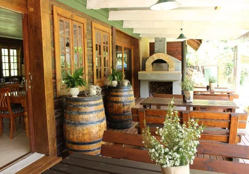 Majatalo Blackwaters River Lodge