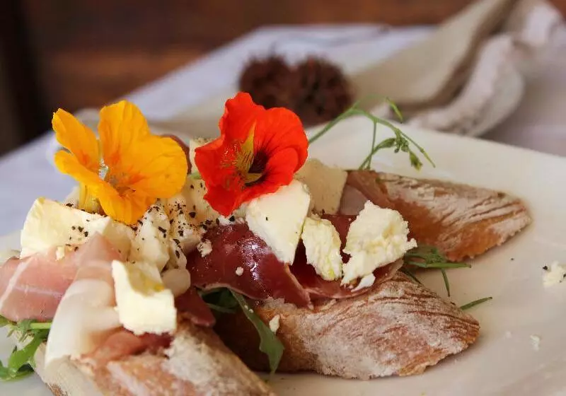 Majatalo Blackwaters River Lodge