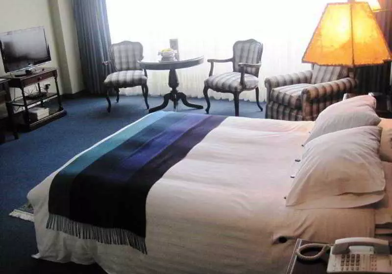 Suites Plaza Las Flores