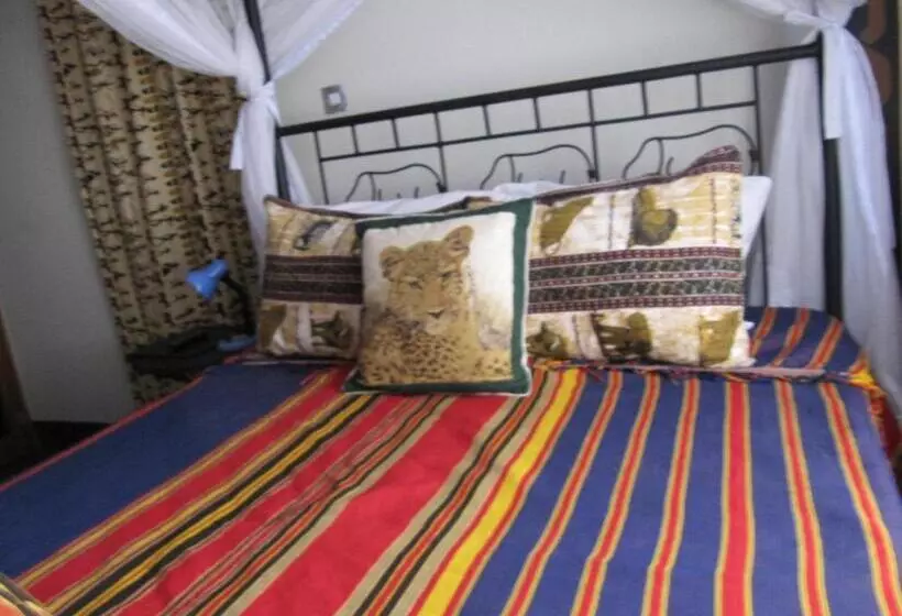 تختخواب و صبحانه Korona House