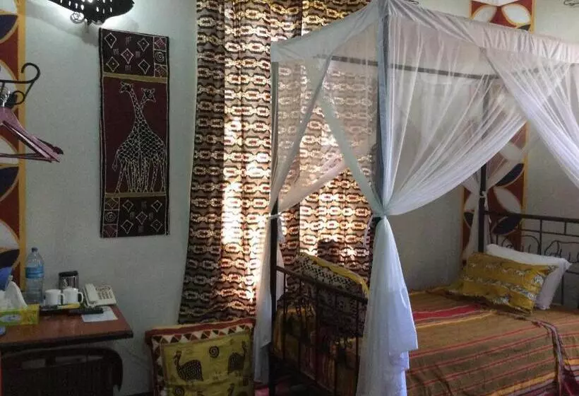 تختخواب و صبحانه Korona House