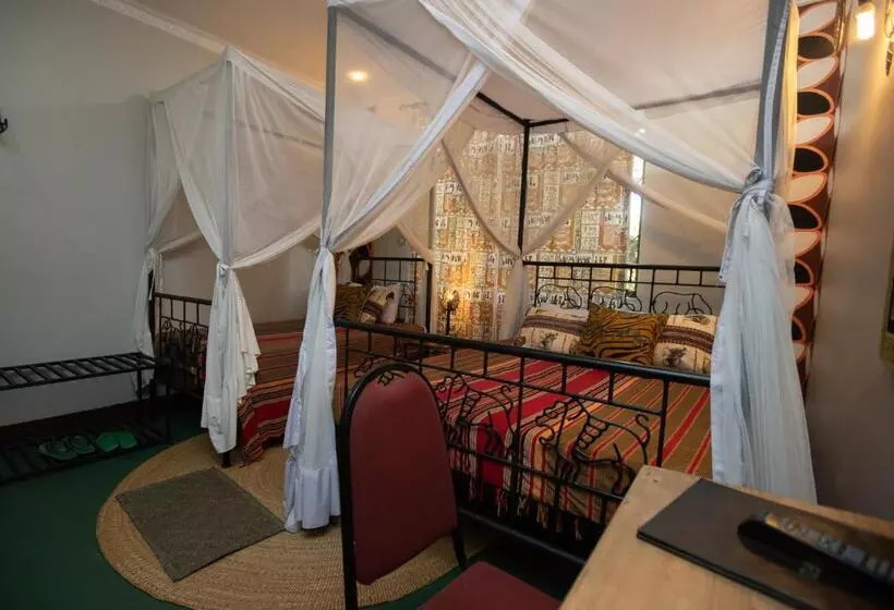 تختخواب و صبحانه Korona House