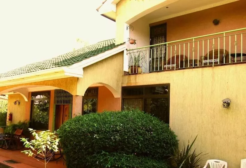 تختخواب و صبحانه Korona House