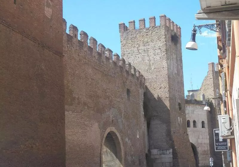 ベッドアンドブレックファースト Max House