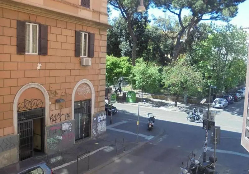 ベッドアンドブレックファースト Max House