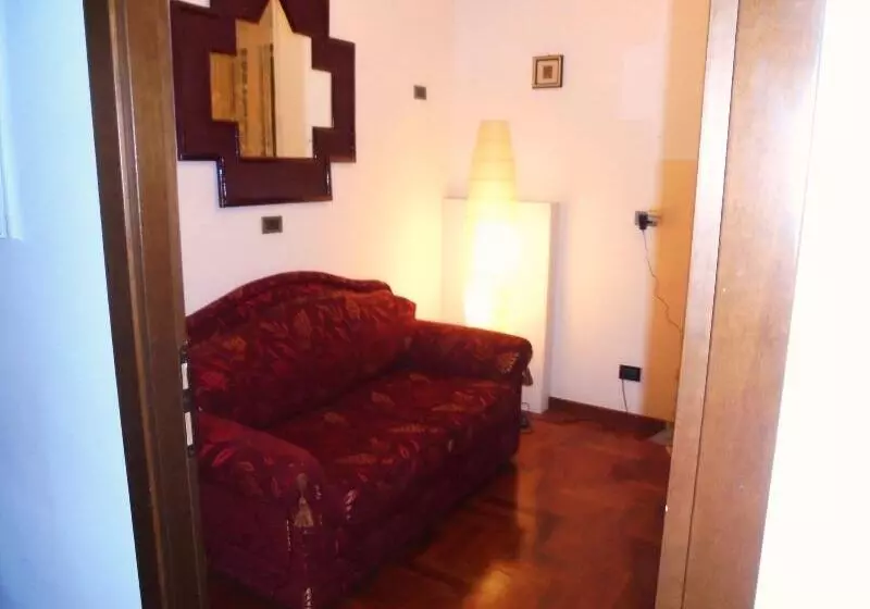 ベッドアンドブレックファースト Max House