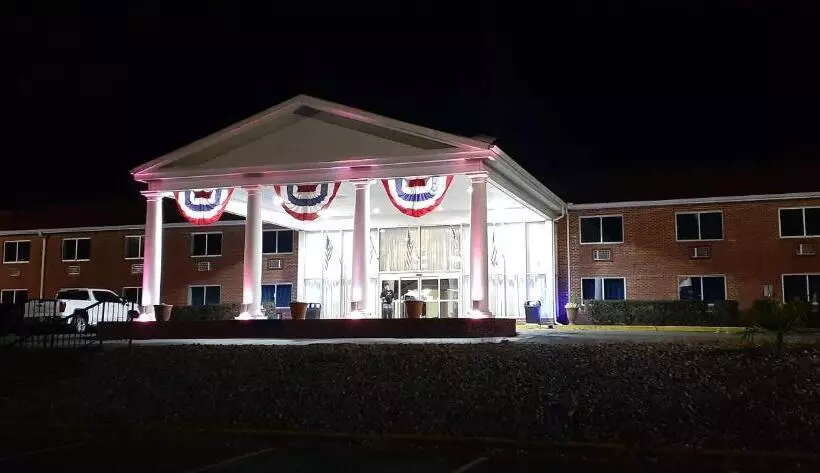 בית מלון כפרי Americas Best Value Inn Phenix City