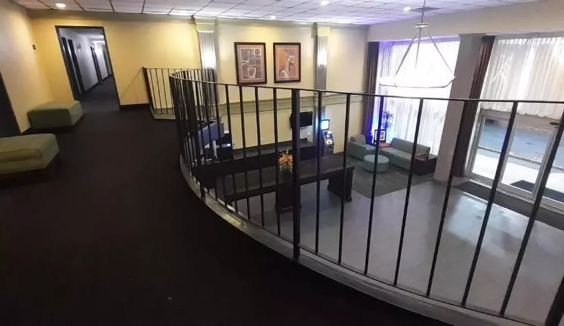 בית מלון כפרי Americas Best Value Inn Phenix City