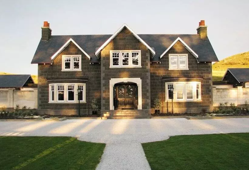 هتل Camp Estate