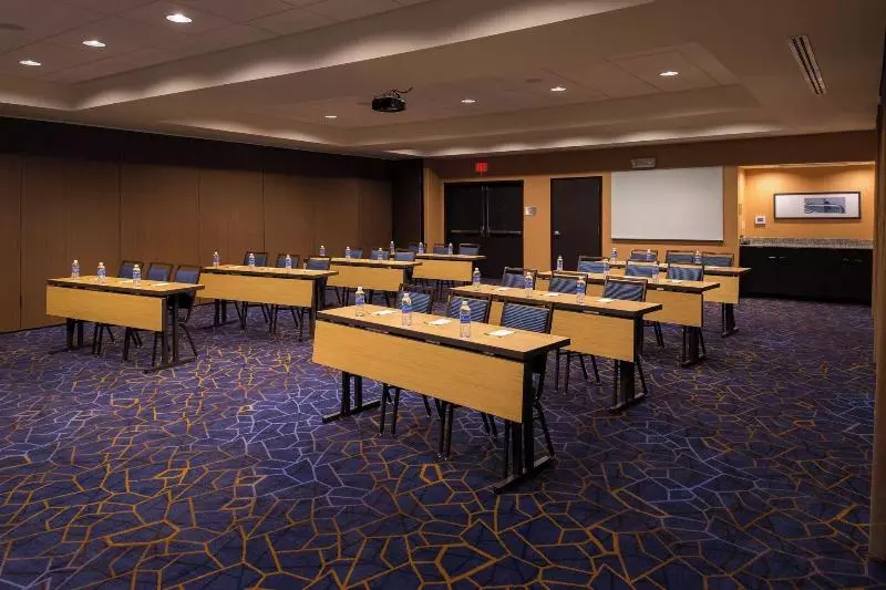 Hotelli Courtyard By Marriott Hot Springs