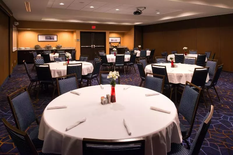Hotelli Courtyard By Marriott Hot Springs