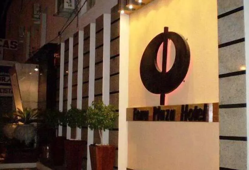 Отель Feira Plaza