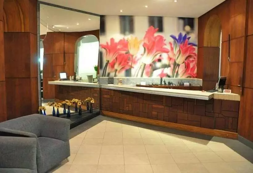 Отель Feira Plaza