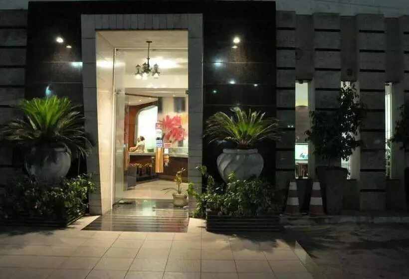 Отель Feira Plaza