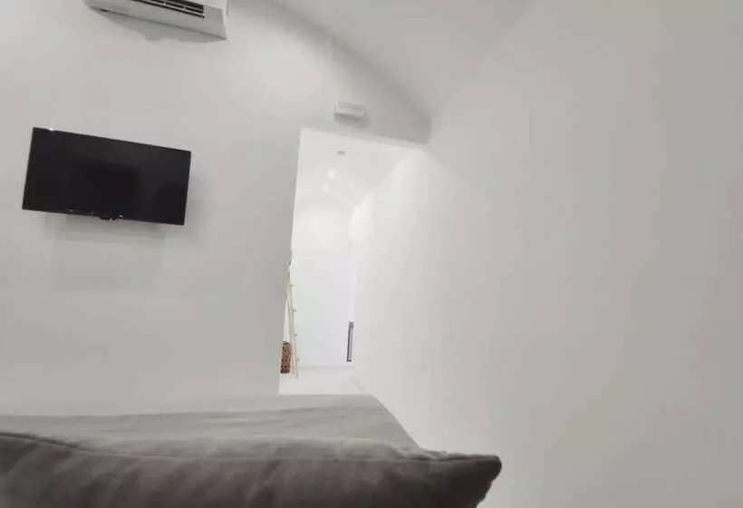 Отель Fira Cave Suites