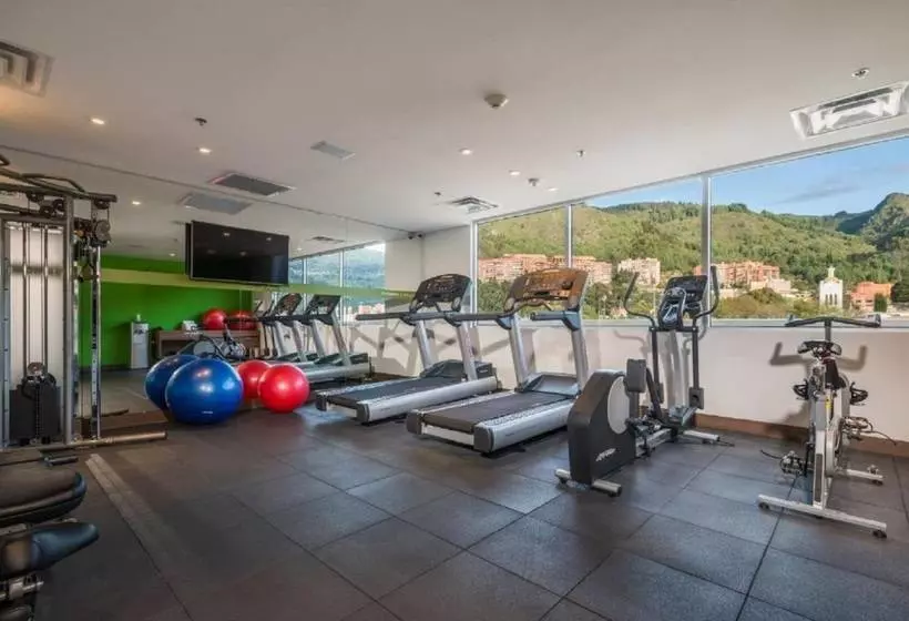 ホテル Hampton By Hilton Bogota   Usaquen