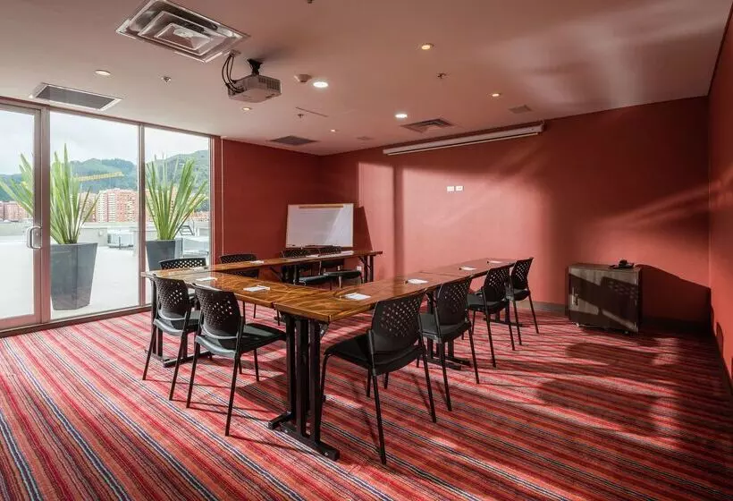 ホテル Hampton By Hilton Bogota   Usaquen