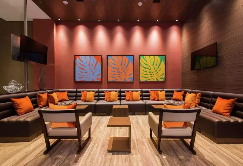 ホテル Hampton By Hilton Bogota   Usaquen