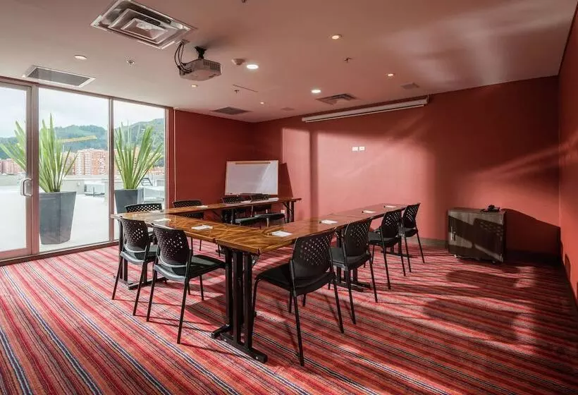 ホテル Hampton By Hilton Bogota   Usaquen