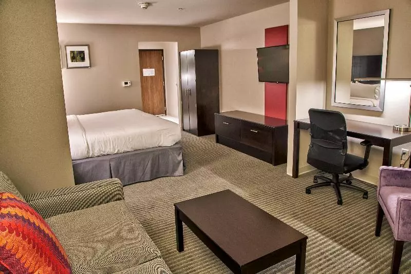 Отель Holiday Inn Express & Suites Tulsa Ne Claremore By Ihg