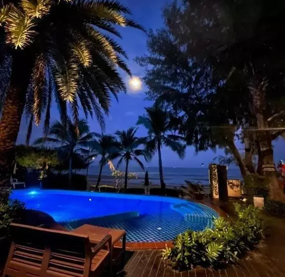 Hotelli Il Mare Resort