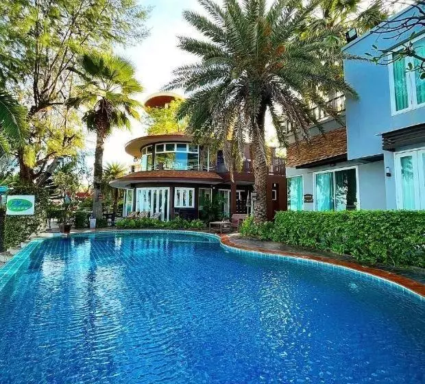 Hotelli Il Mare Resort