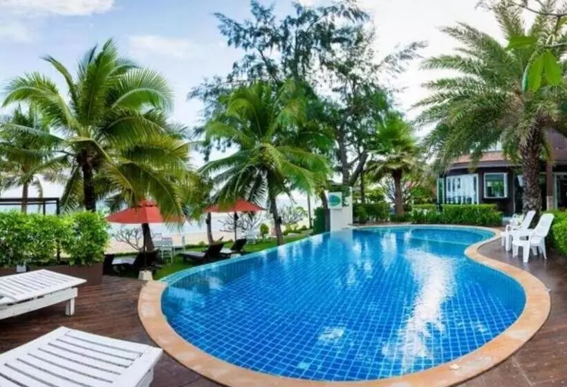 Hotelli Il Mare Resort