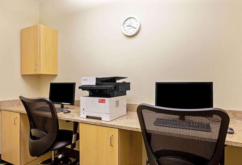 هتل La Quinta By Wyndham Grand Forks