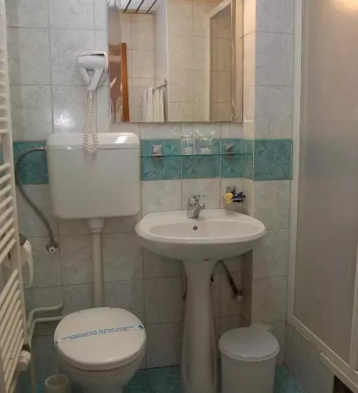 هتل Makpetrol Struga