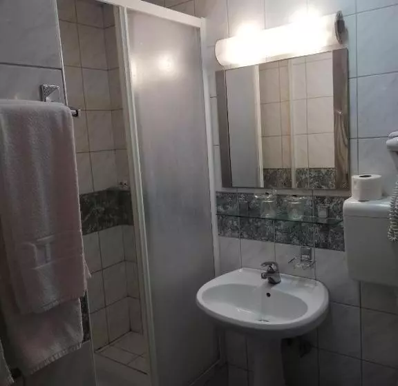 هتل Makpetrol Struga