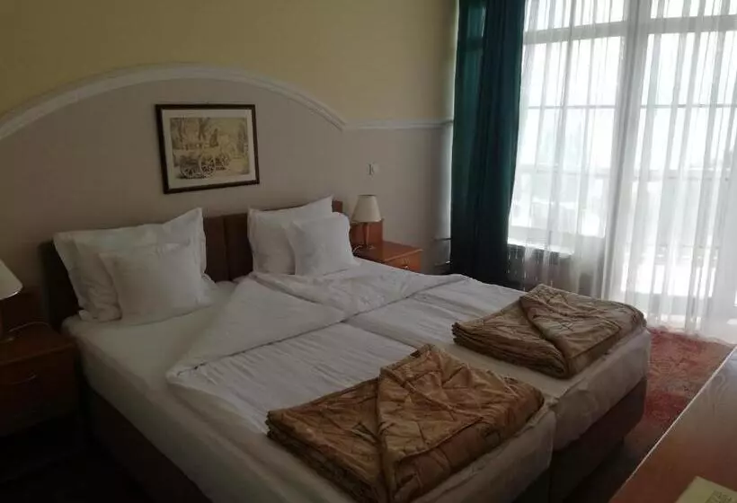 هتل Makpetrol Struga