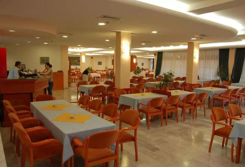 هتل Makpetrol Struga