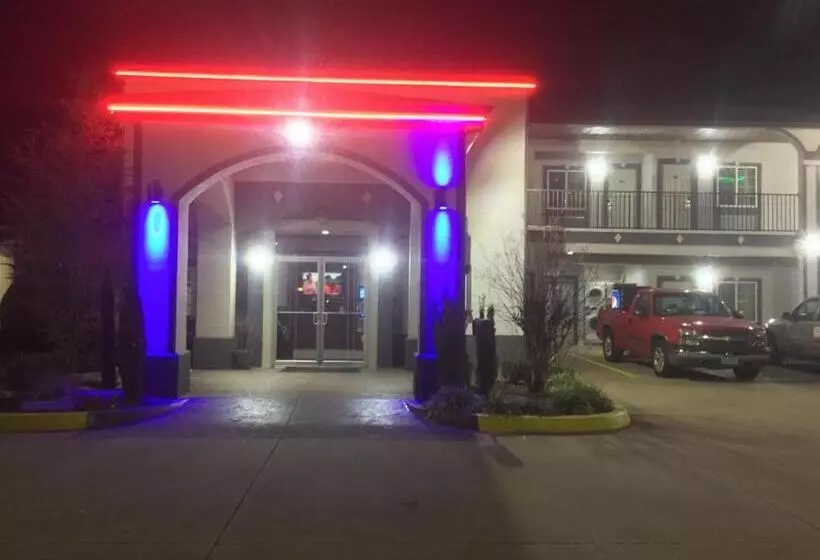 Отель Muskogee Inn And Suites