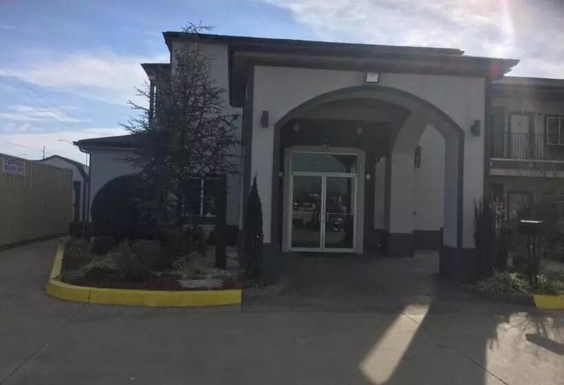 Отель Muskogee Inn And Suites