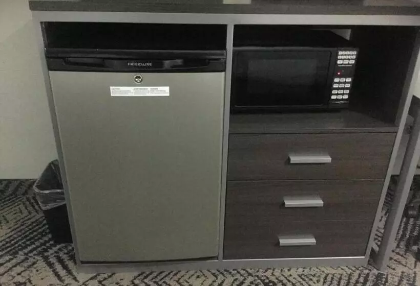 Отель Muskogee Inn And Suites